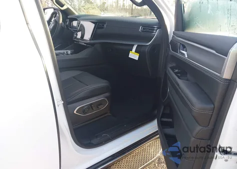 2025 Jeep Wagoneer L Series Ii 4X4 z USA, uszkodzony, nr VIN 1C4SJSBP1SS537866